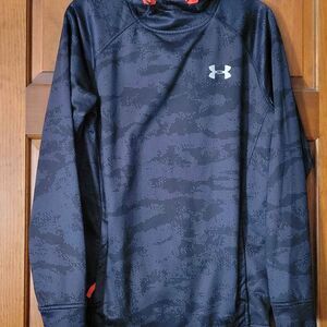 Men's Size Small Under Armour Hoodie Black and Bright Orange
